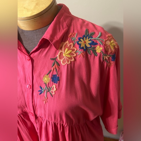 Solitaire Oversized BOHO Embroidered Coral High Low Top M - Picture 2 of 9